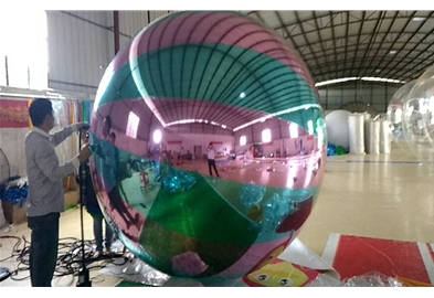 充气镜面球场地布置装饰球彩色条纹拼接光面球气模厂家直销