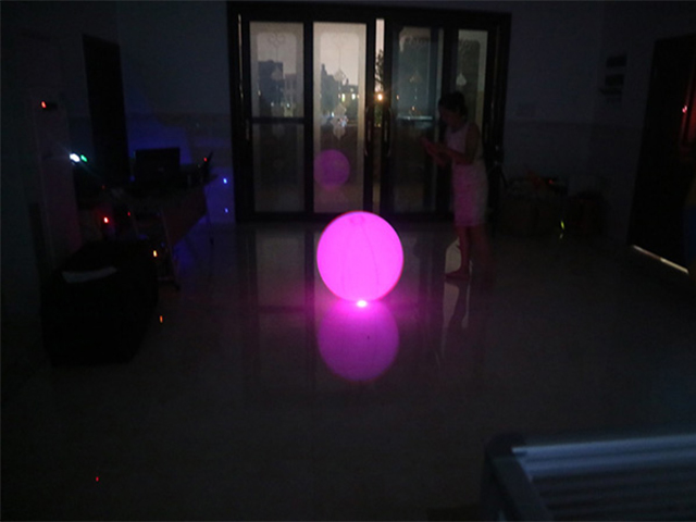 充气空抛球TPU玩具球传递带灯球装饰